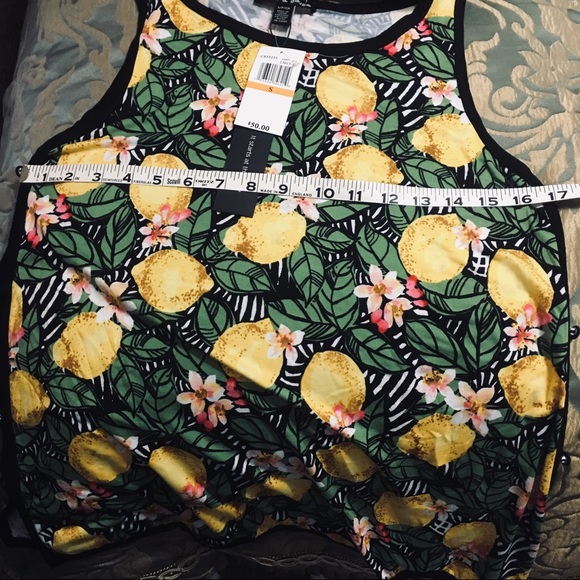 Cable & Gauge ladies yellow lemon print tank  top - Picture 5 of 7